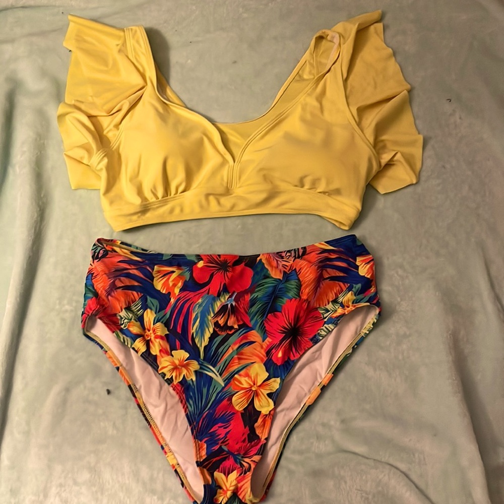Woman’s 2 piece swimsuit